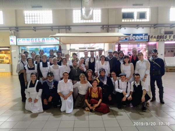 Disfruta del ambiente modernista este viernes y sábado en el Mercat.