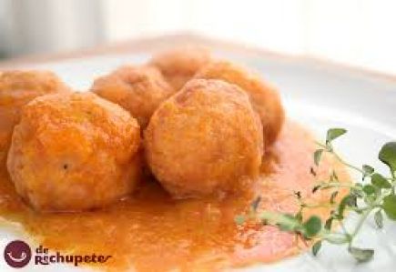 Albondigas con tomate