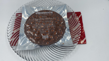 Torta chocolate con leche y almendra marcona 250g